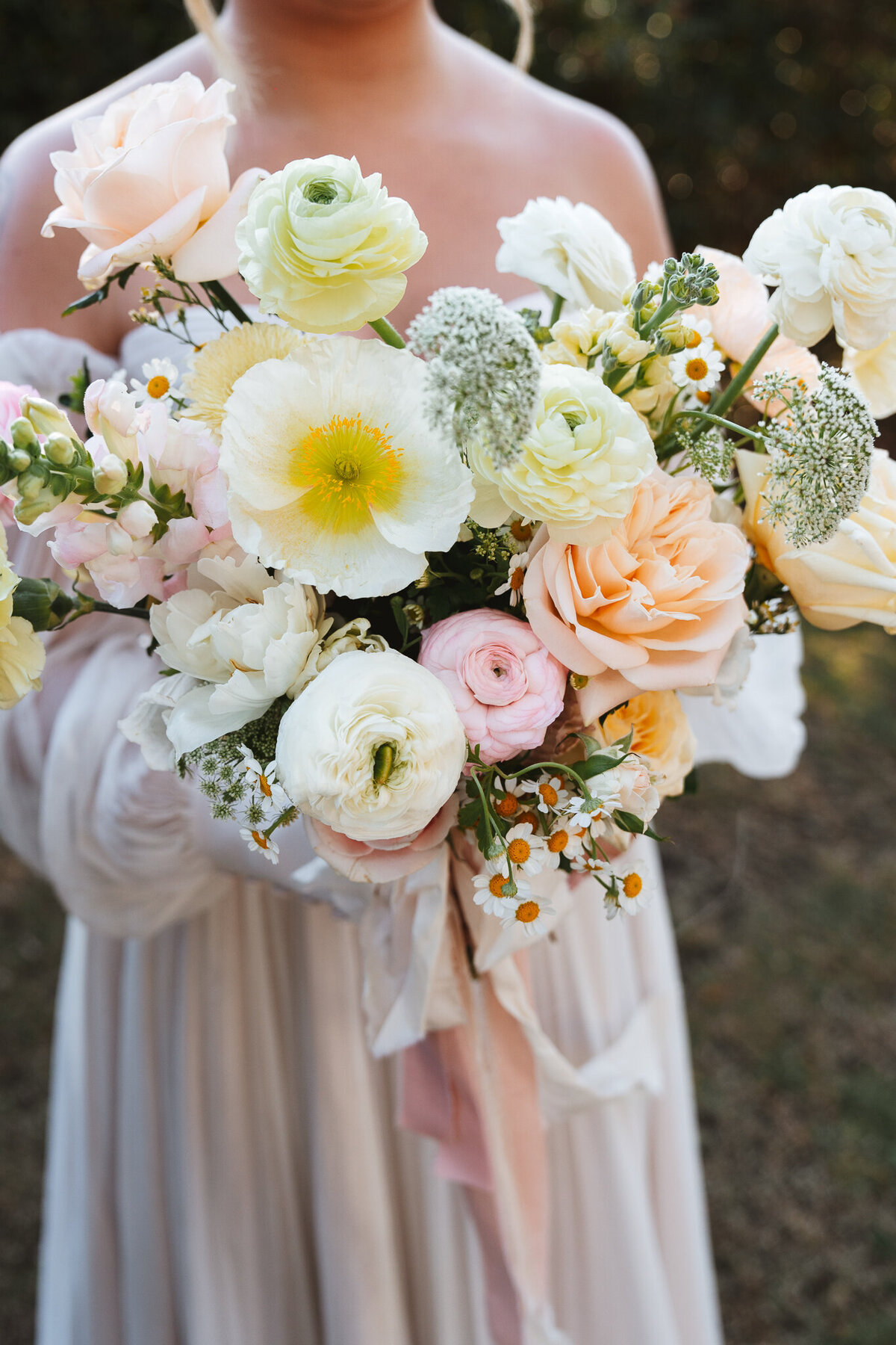 Bee's Blossoms Floral Studio Gold Coast Australia Florist Wedding Event Floral Design Flower Workshops Retail Deliveries Belle Clark Whimsical Romantic Lush Flowers Wedding Bouquets Centerpieces KirstenDeanWebSized-548