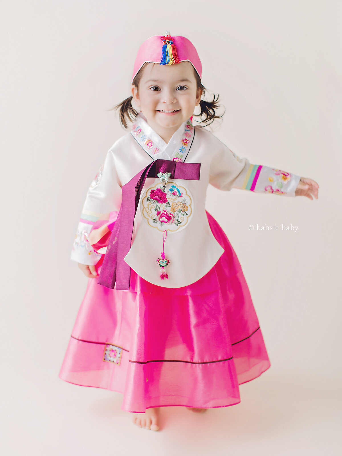 korean-hanbok-girl-traditional-birthday-outfit photoshoot