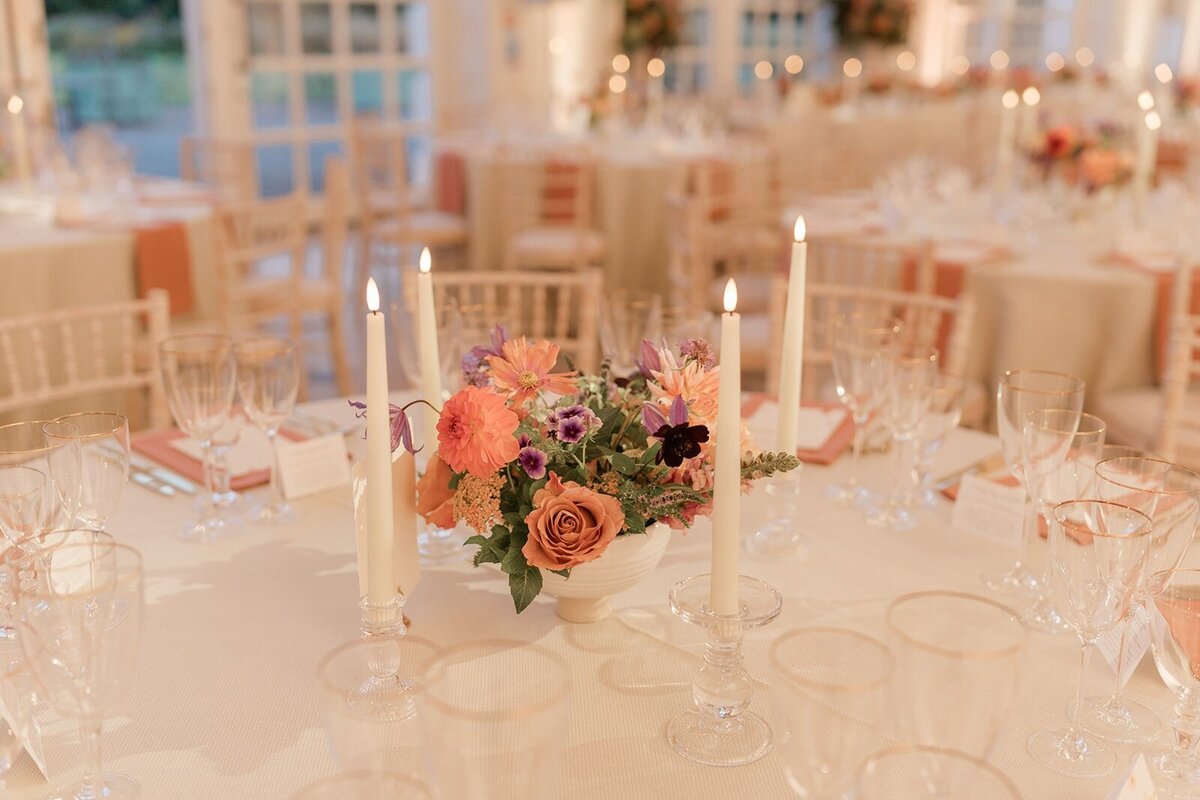 peach-wedding-flowers-centrepieces-min