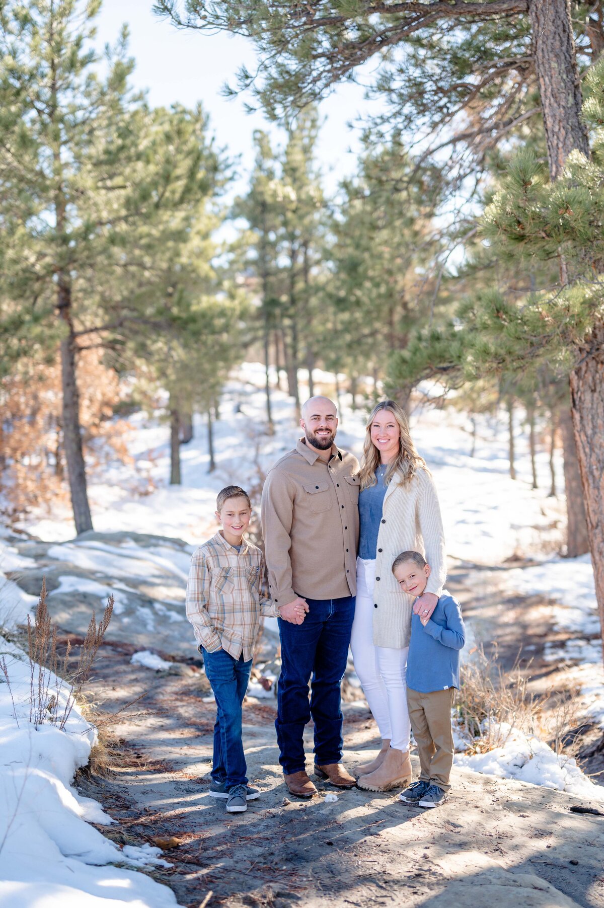 Colorado-Springs-CO-Ute-Valley-Pine-Tree-Christmas-Mini-Session-Magnolia-and-Grace-Photography-Co-CourtneyG-# (1)-5