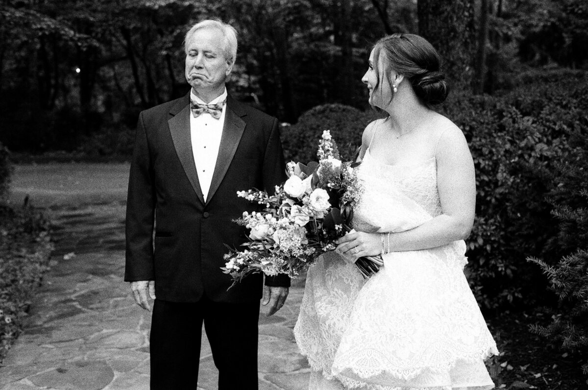 dad-seeing-bride