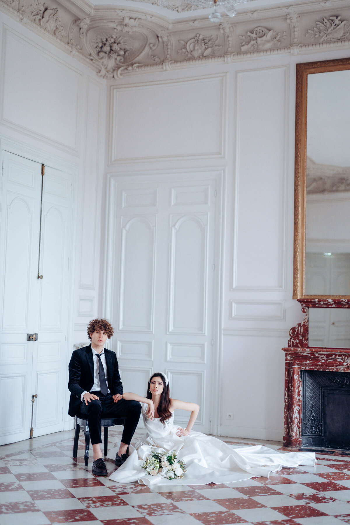 079-Chateau-de-Santeny-Paris-France-Inspiration-Love-Story Elopement-Cinematic-Romance-Destination-Wedding-Editorial-Luxury-Fine-Art-Lisa-Vigliotta-Photography