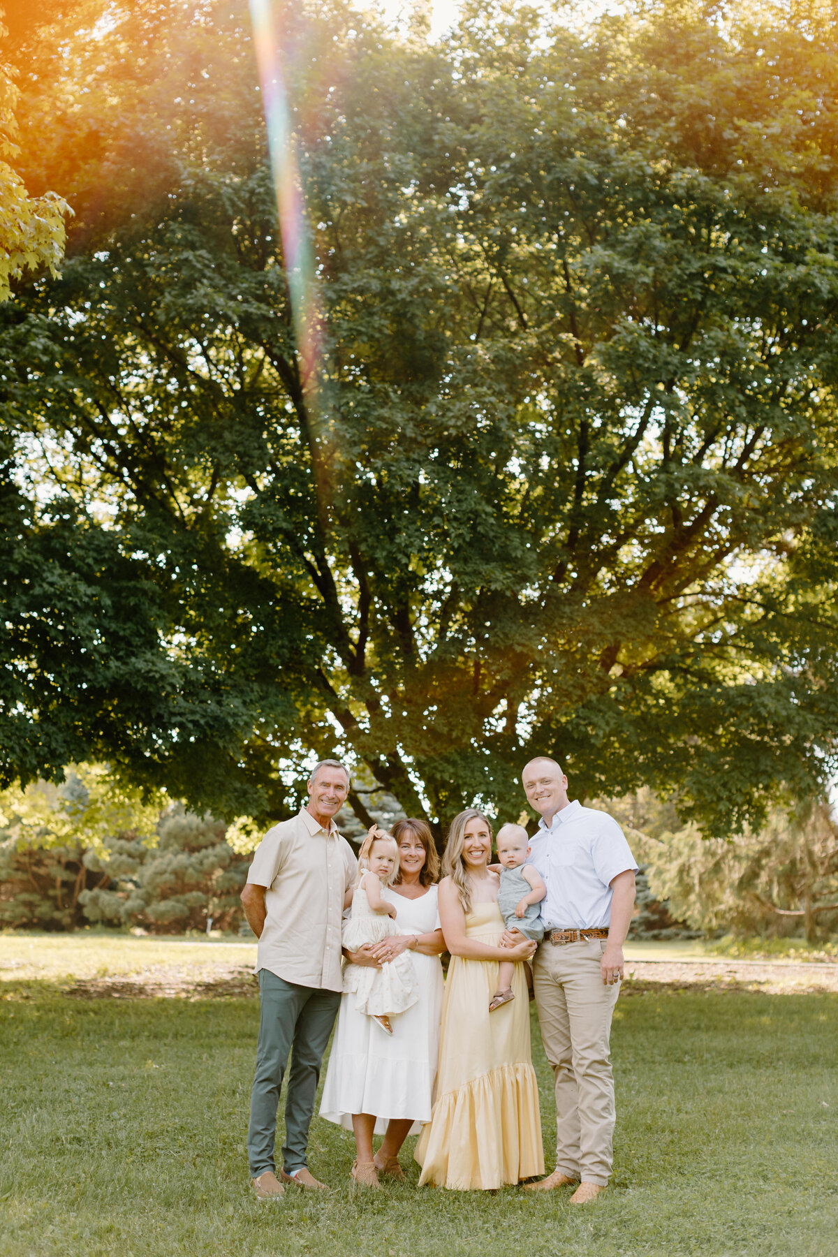 christina_ney_photography_wedding_engagement_lifestyle_photographer_dubuque_iowa_wedding_planning_assistance_adventurous_bold_laidback Family Photography3