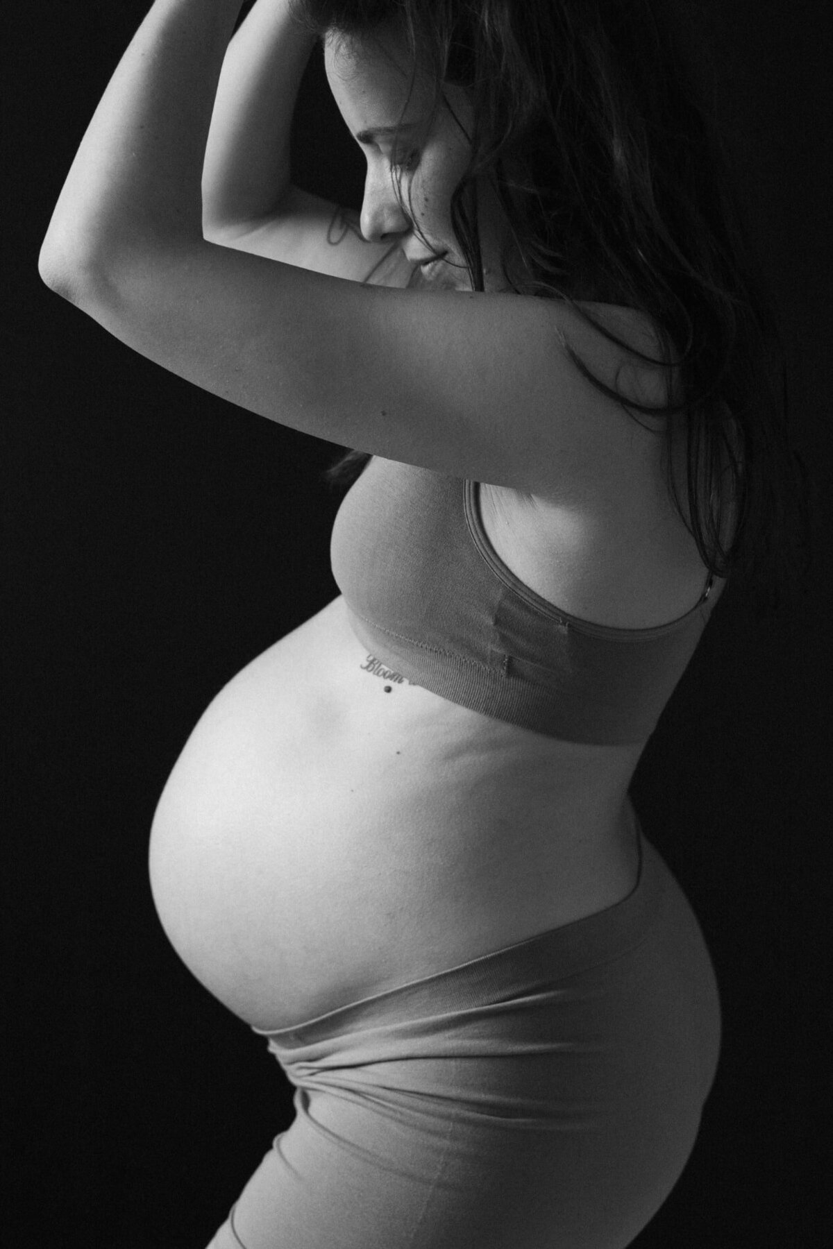 victoria-grossesse-studio-sensigraphie-photographe-grossesse-lyon-39-min