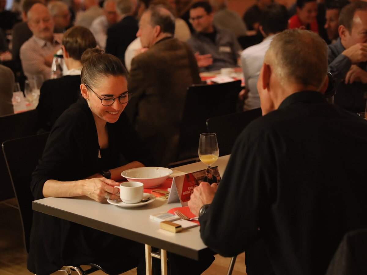 meralunastudio-werbeagentur-schweiz-zuerich-portfolio-jungunternehmerzentrum-flawil-martini-forum-2022 (6)
