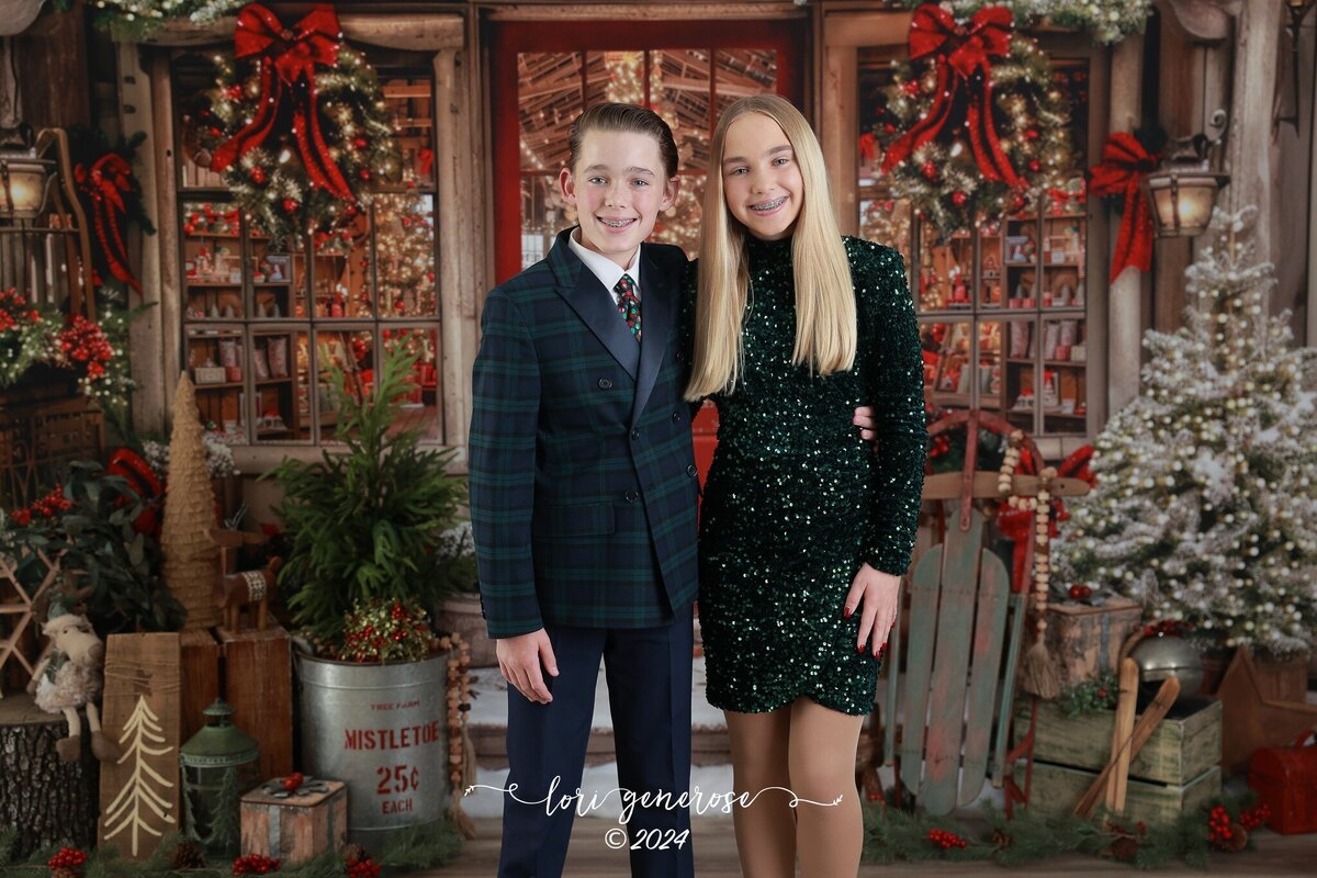 lehigh-valley-photographer-lori-generose-lg-photography-christmas-studio-mini-session-bristol-pa