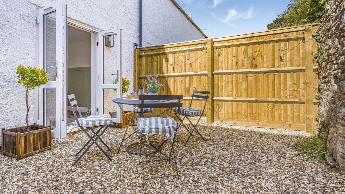 The Hideaway: Luxury 2 Bedroom Cottage
