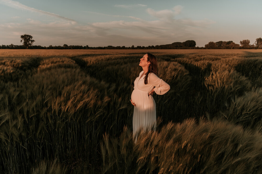 Jiscafotografie_zwangerschapsshoot_zwangerschapsfotograaf_fotograafnijmegen_fotograafgelderland_fotograafbrabant-60