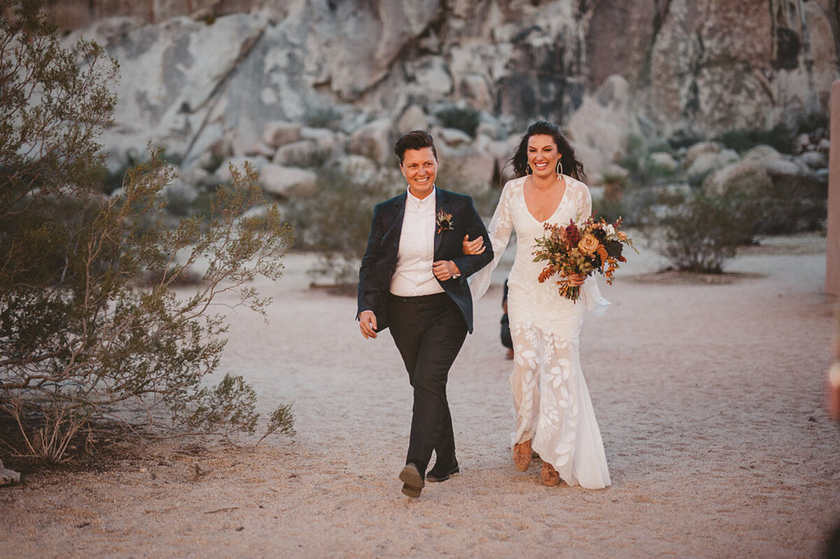 29-Palms-Inn-Joshua-Tree-Desert-Wedding-LGBTQ-Bohemian-34