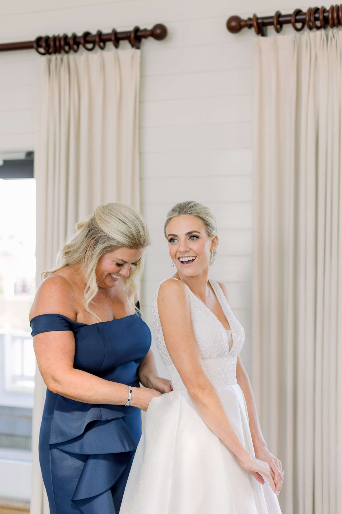 Peconic_Bay_Yacht_Club_Wedding_016
