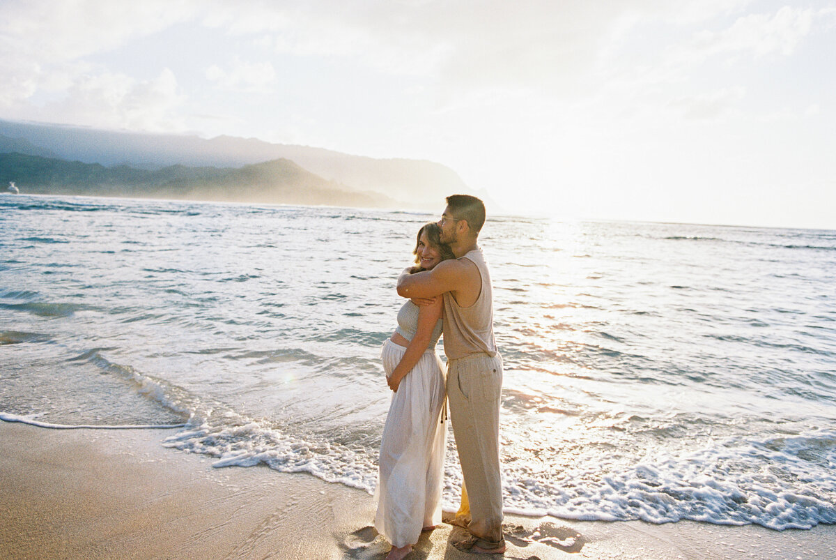 Kauai Wedding photographer Mami Wyckoff Photography engagement family maternity portrait 087