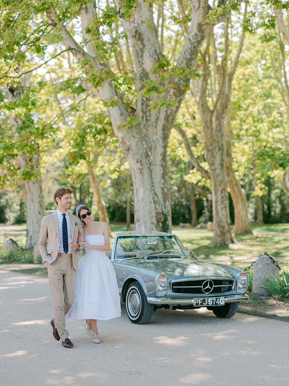 lavender and blue Dior inspired wedding at chateau de Fonscolombe Veronique Lorre floral event designer - thomas audiffren photography3