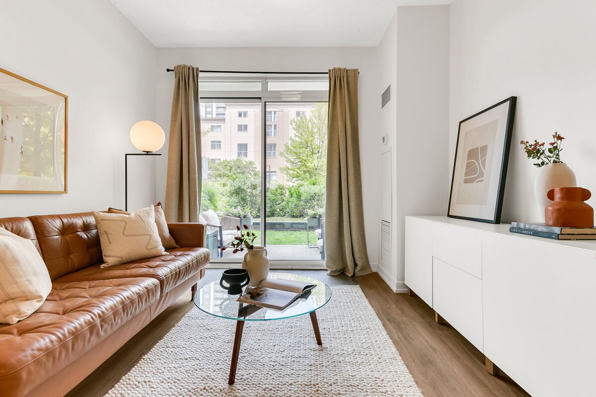 11-web-or-mls-8_003_Living Room