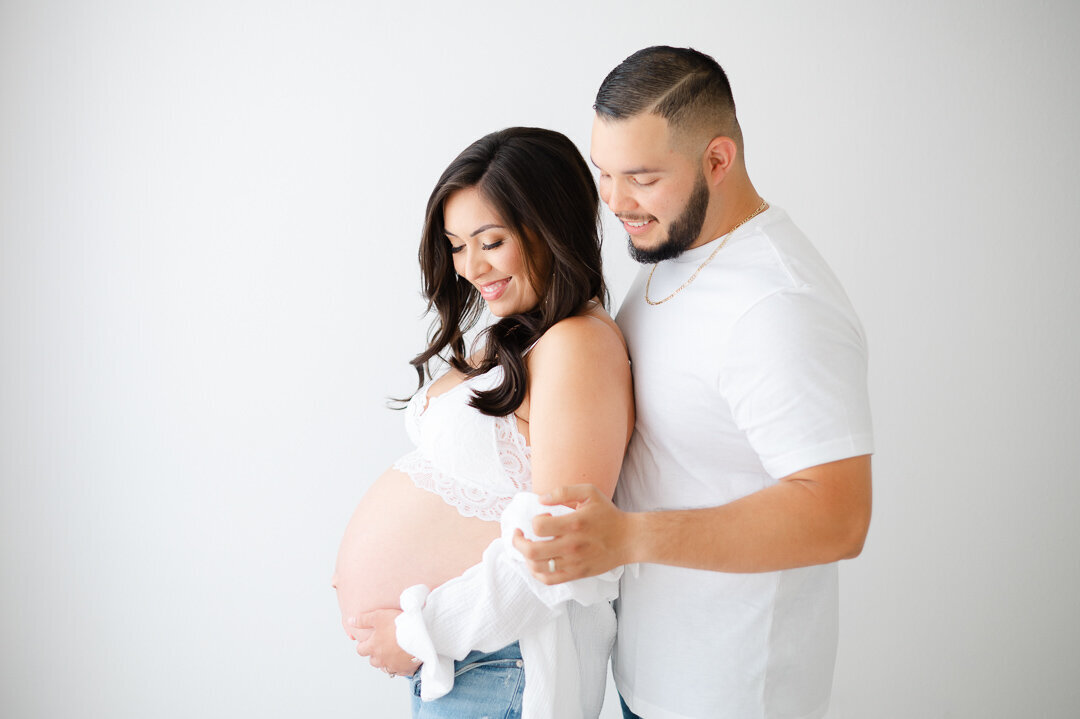 maternity photographers nwa-8790