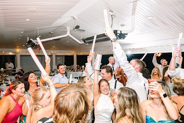bay-pointe-inn-shelbyville-grand-rapids-michigan-wedding-photographer_0031