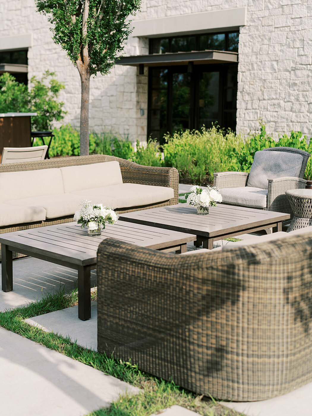 The outdoor lounge furniture for cocktail hour at Omni Barton Creek