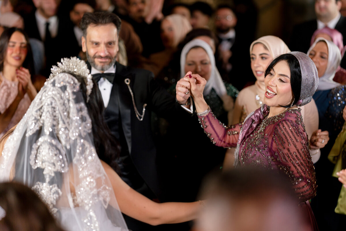 Berlez-Aspen-Avenue-Chicago-Wedding-Photographer-Windy-City-Wedding-Dance-Fulton-West-Event-Christmas-Session-193
