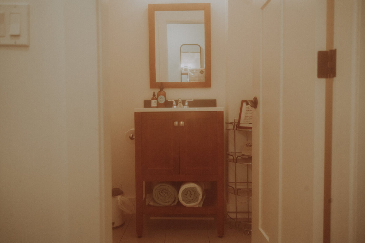 Sleepy Bear Guest House Airbnb Photography Session Ucluelet British Columbia 45645