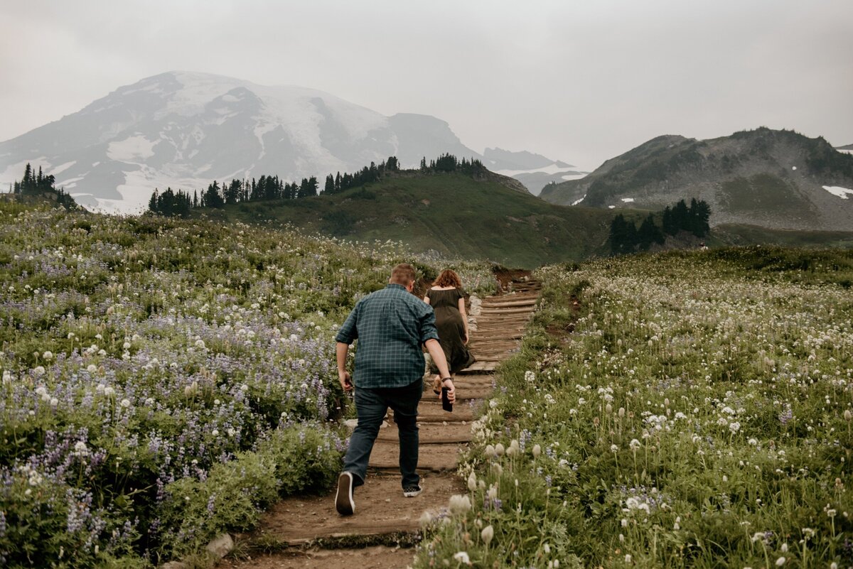 engagement photos mount rainier np