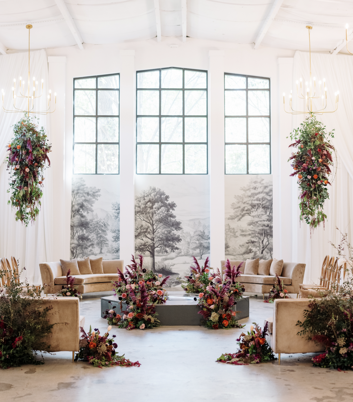 Luxury wedding florist for the stylish, soulful, and romantic. Based in Raleigh, NC, serving the Triangle and destinations beyond.
