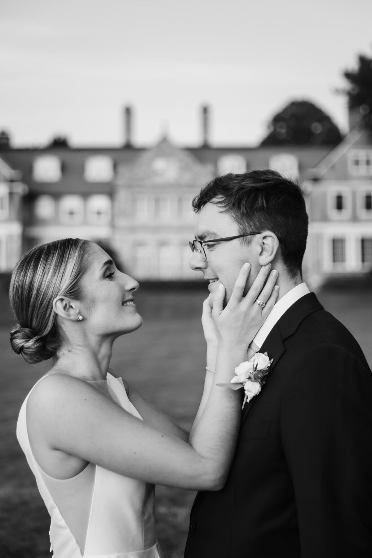 Nicole-Marcelle-Photography_061_blithewold-mansion-summer-wedding-emily-zac
