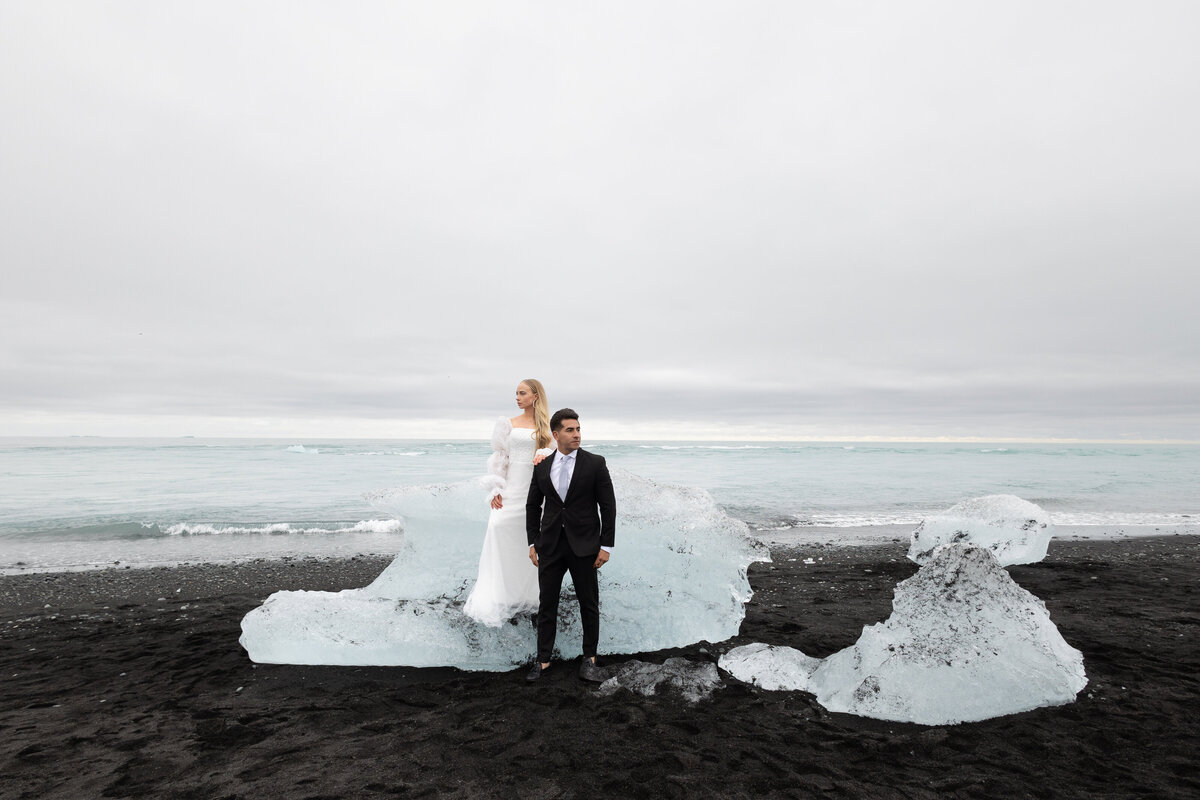 Diamond Beach Elopement Iceland Desitnation wedding photographer