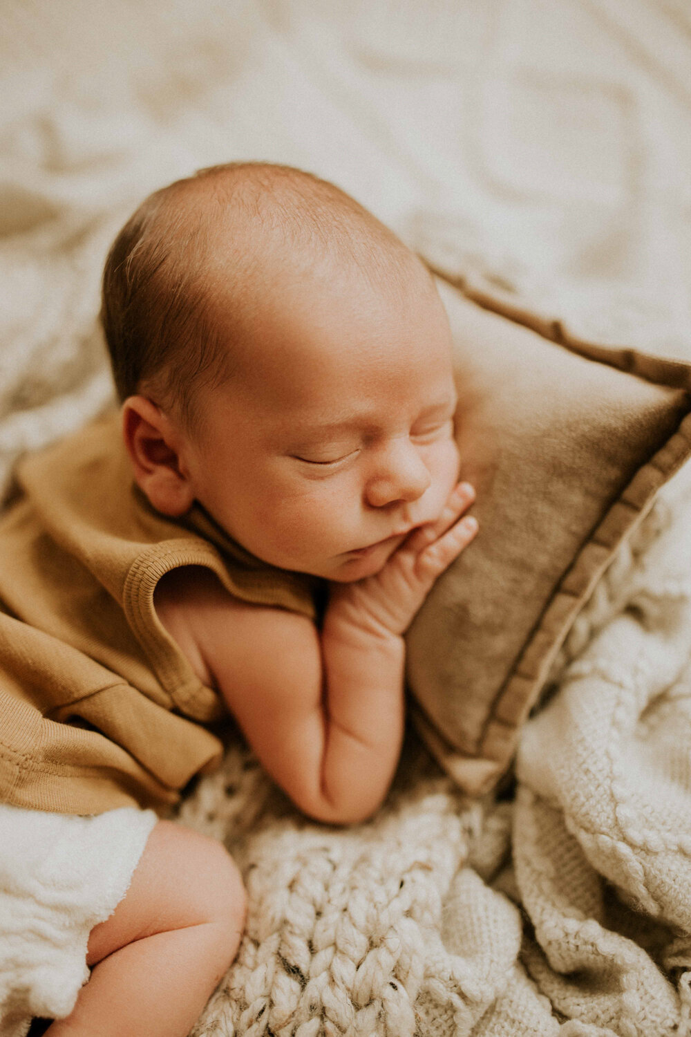 red-deer-central-alberta-newborn-maternity-photographer-31