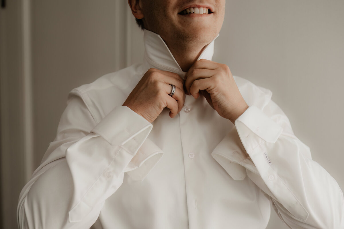 Pure Liefde Fotografie - Jesse & Lotte - Getting ready Jesse-6