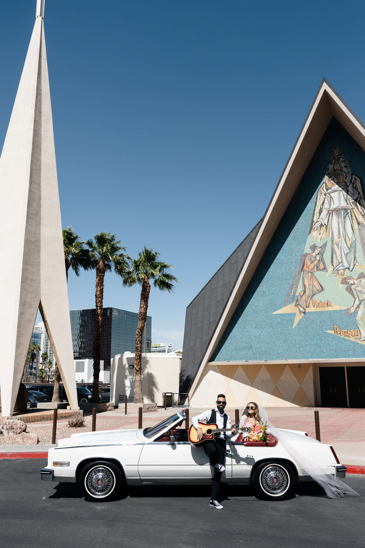 91_riskyexposure_sasha-andy_las-vegas-elopement-photography
