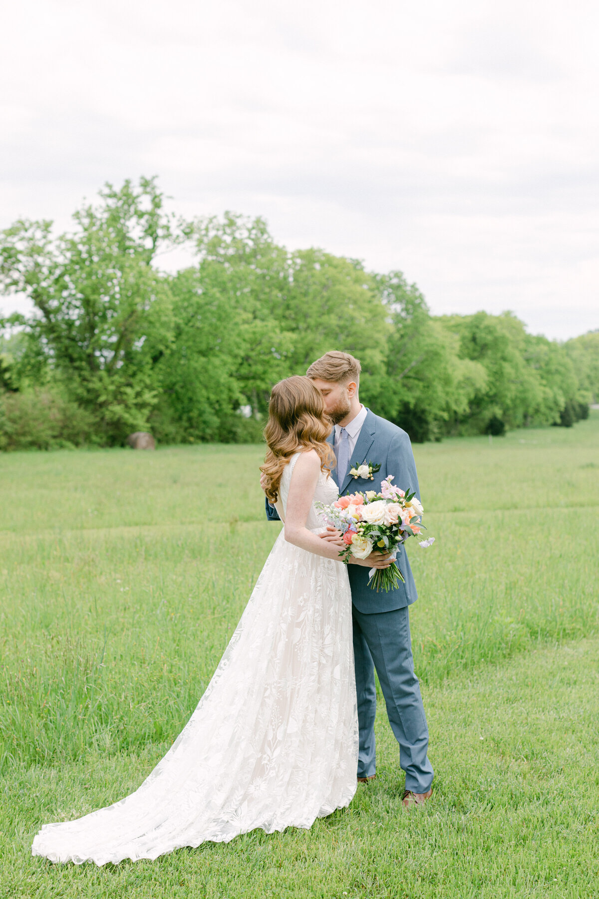 Ava-Vienneau-Nashville-Wedding-Photographer-Southall-Meadows-10