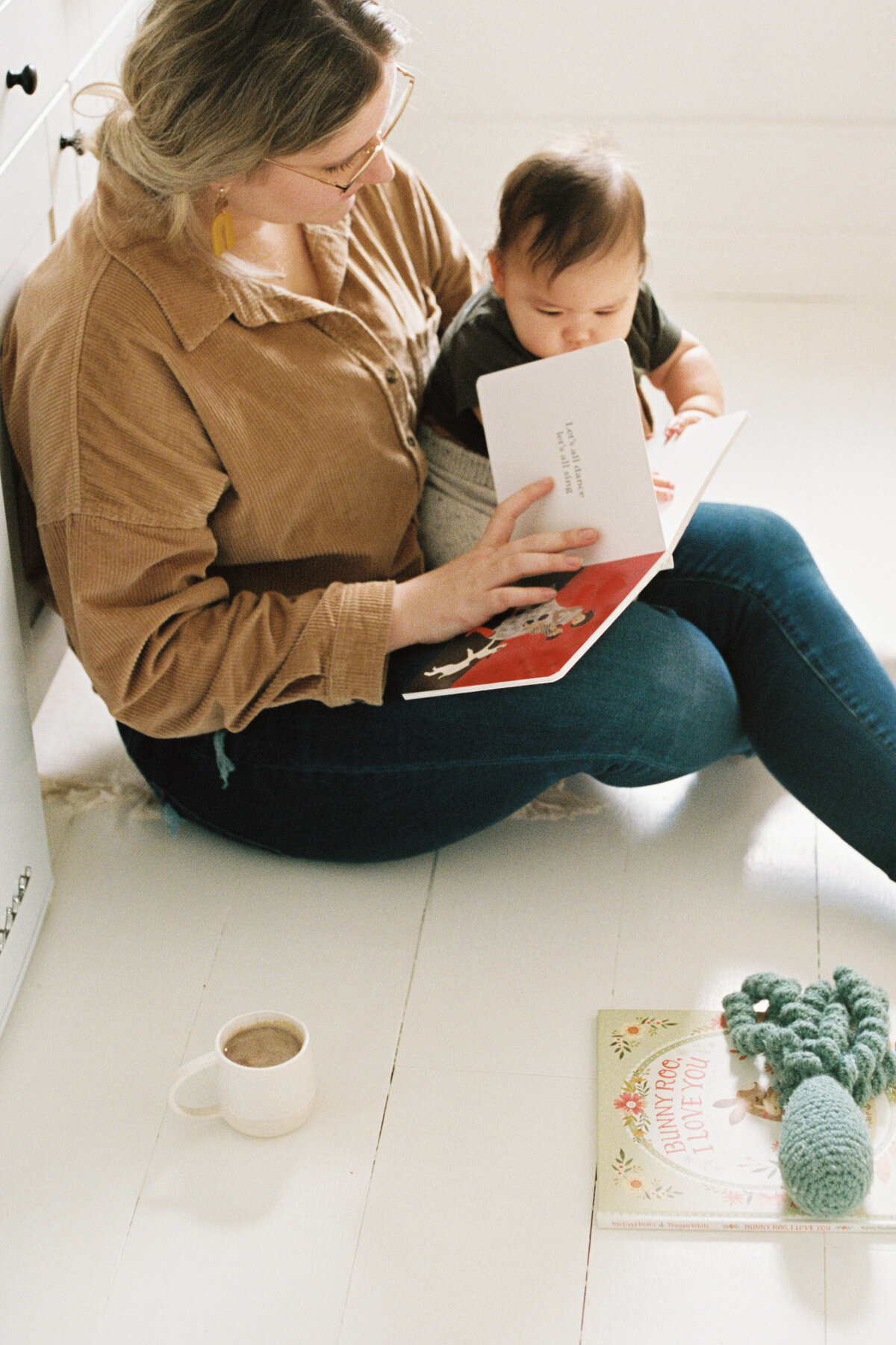 mother-reading-with-child