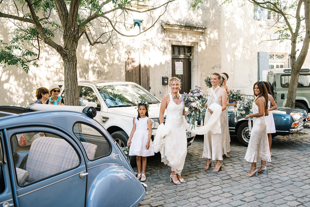 candid moment wedding with vintage citroen menerbes france