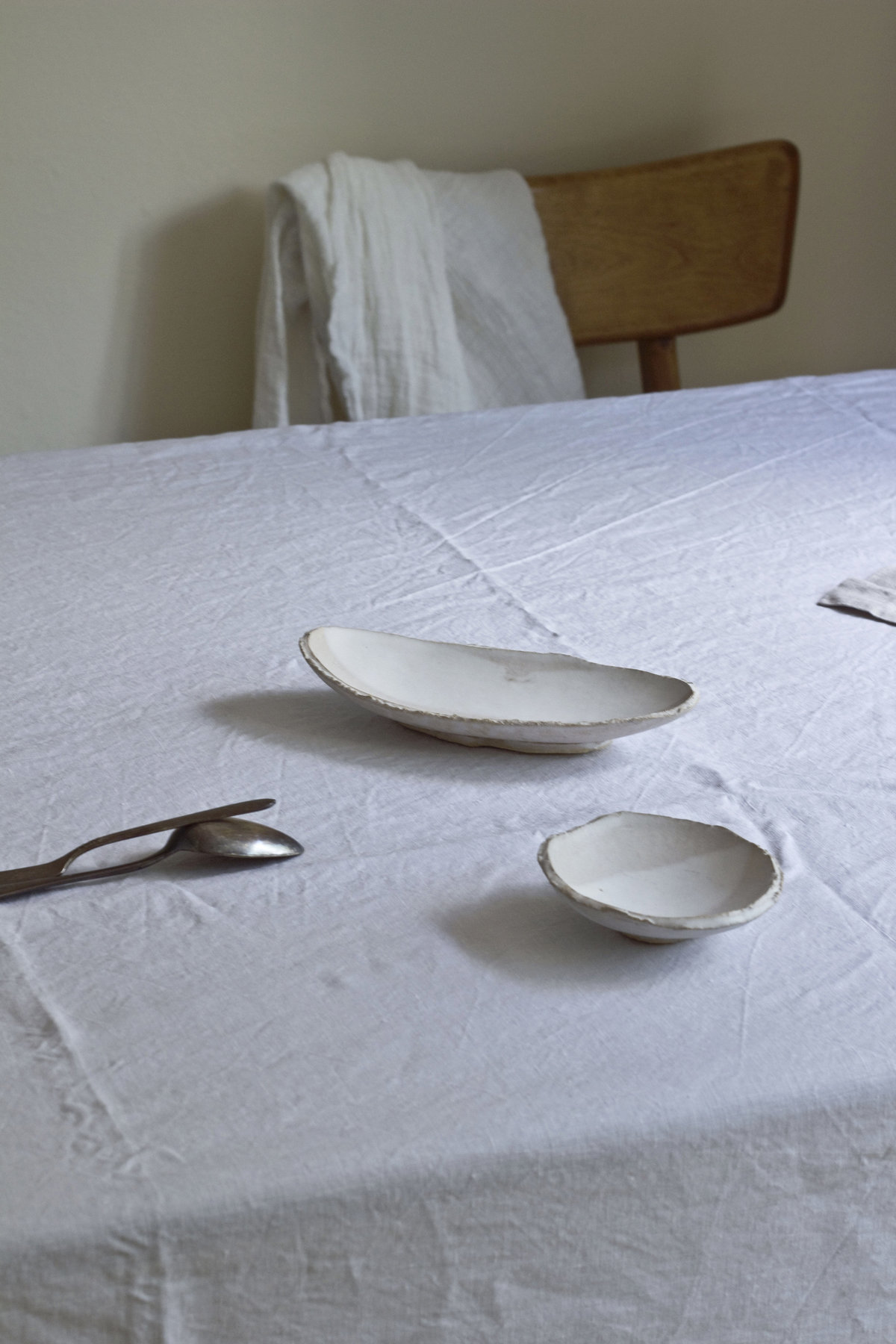 Yasha-Butler-Ceramic-Tablescape-Plate-Bowl-White-08-2018-5072-3500px