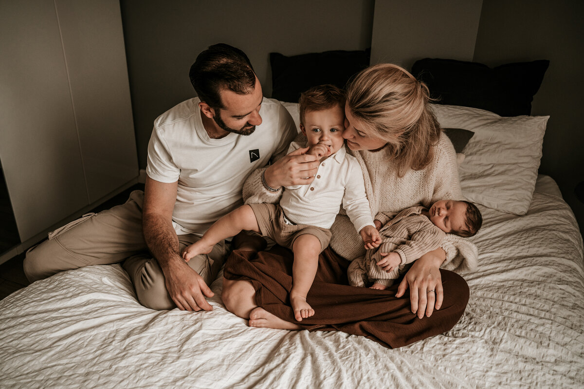 Newbornshoot-newbornfotograaf-lifestyleshoot-fotograafnijmegen-Jiscafotografie-160