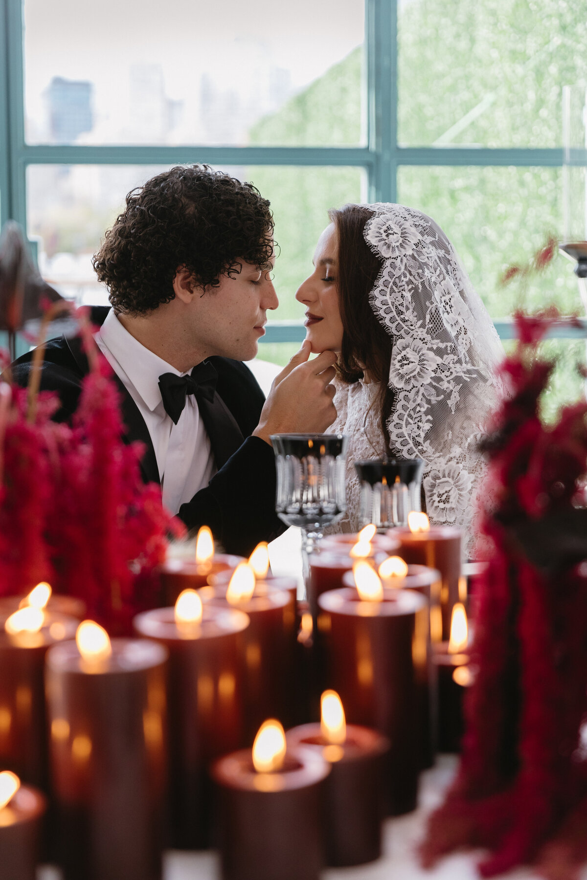 meredith-michel-editorial-wedding-candlelight-table-details