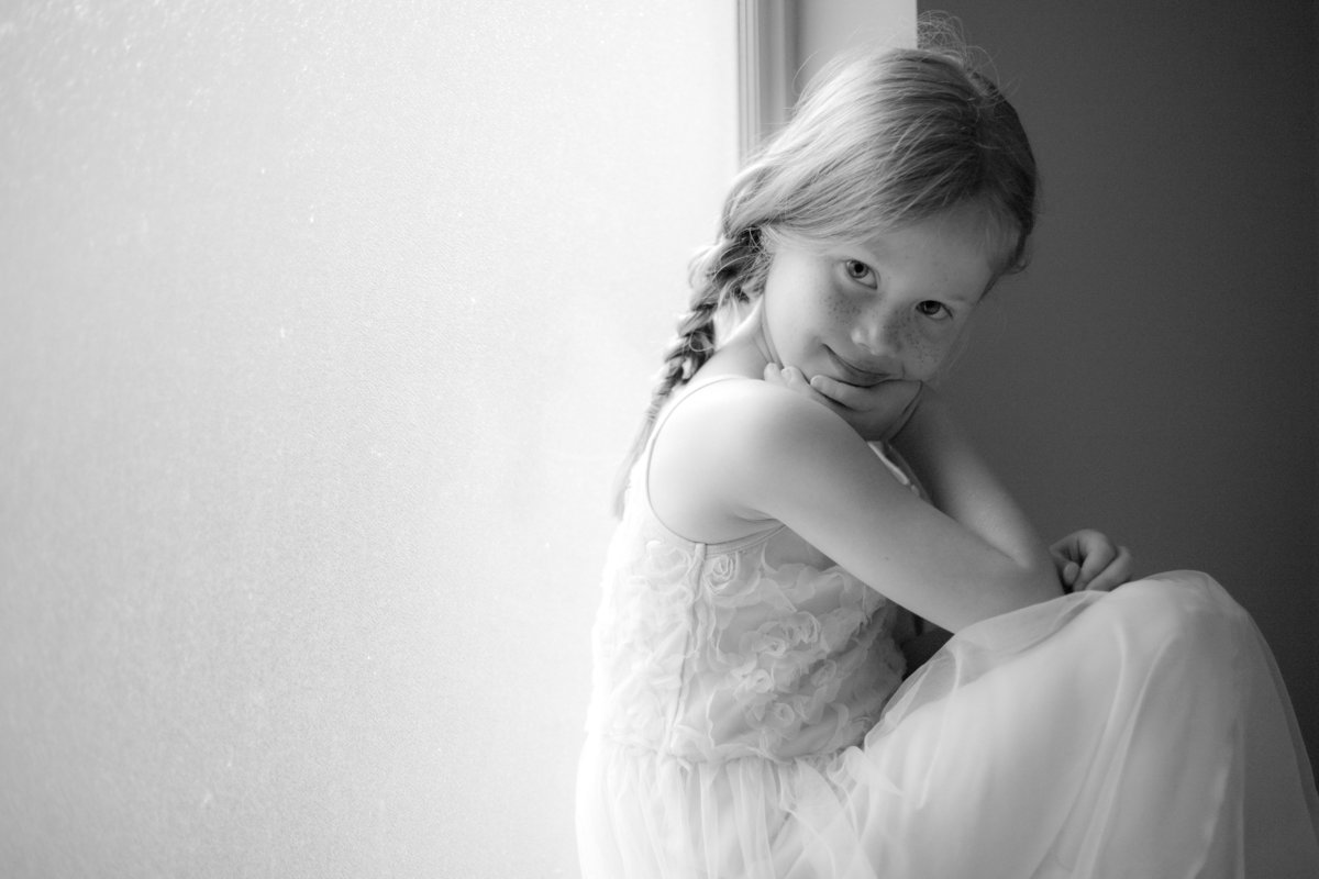 monroe_photographer_a_focused_life_photography_children_kid_studio_session_little_girl_lace_dress_modeling