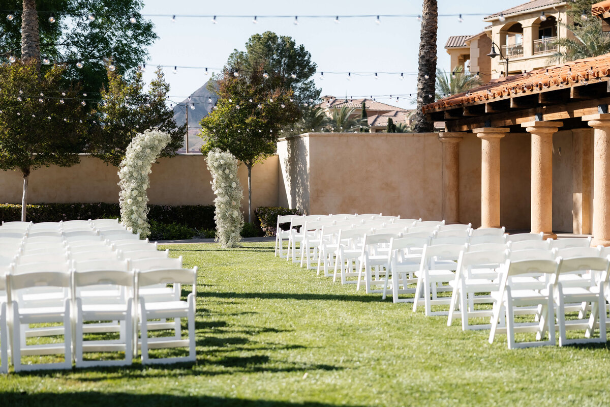 81_riskyexposure_marley-simon_las-vegas-elopement-photography