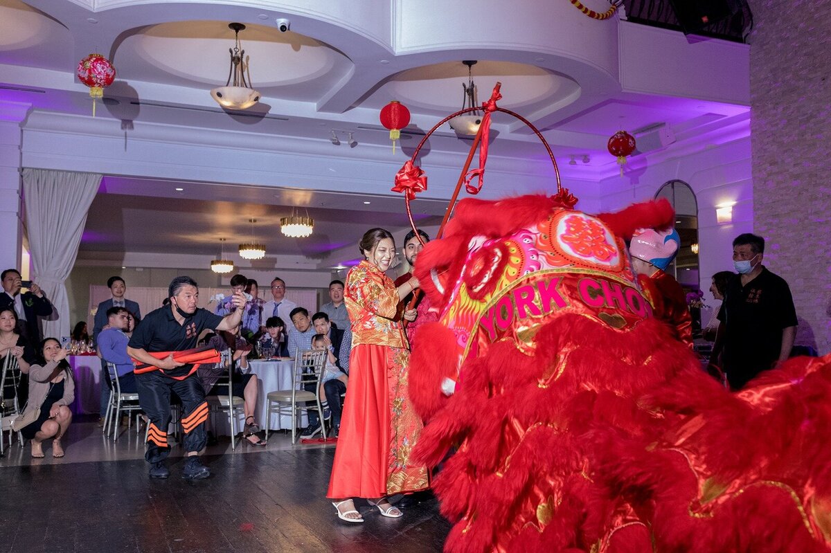 Indian-Chinese-wedding-Renaissance-chinese-lion-dance-4