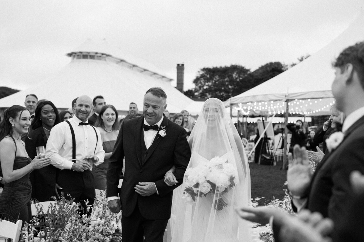 luxury-wedding-ceremony-csstle-hill-inn-ri