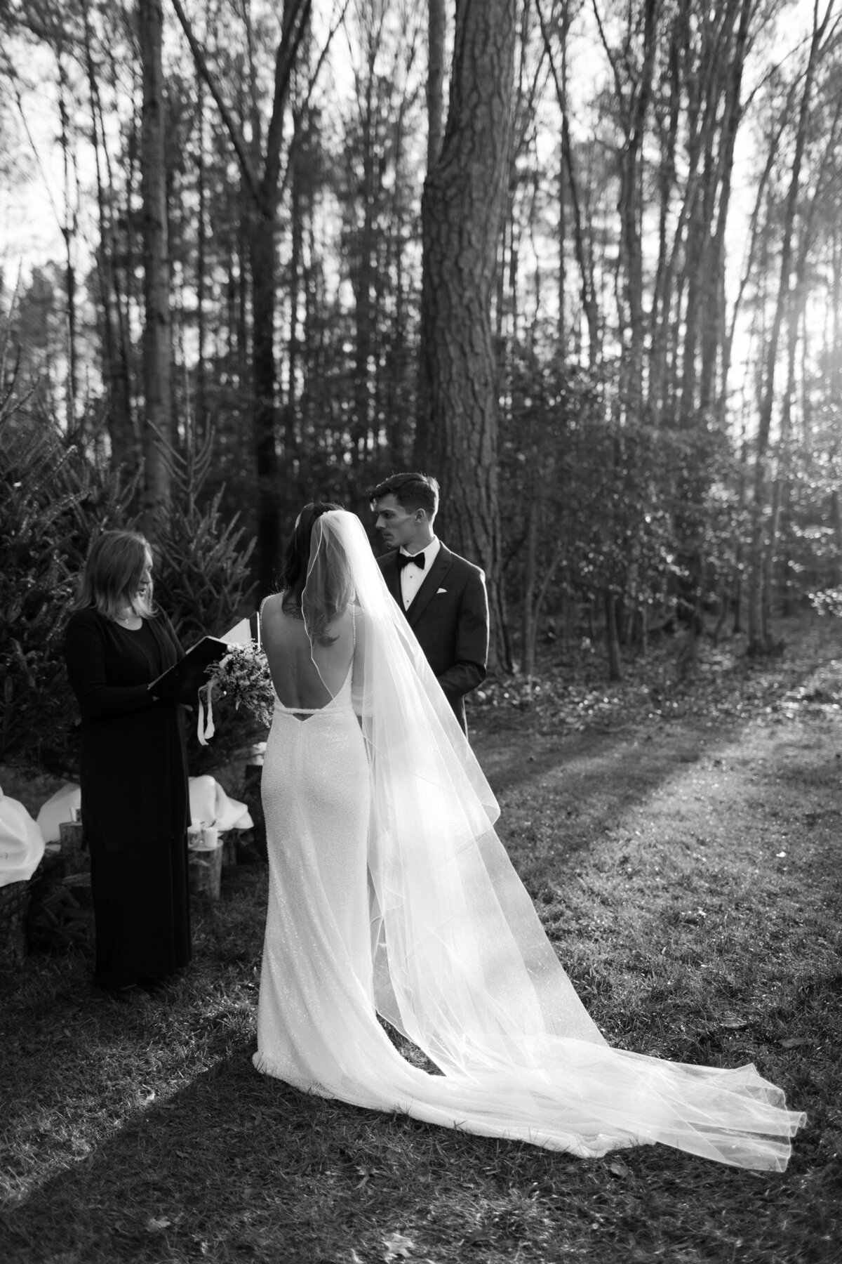 Professional wedding photographer Richmond VA