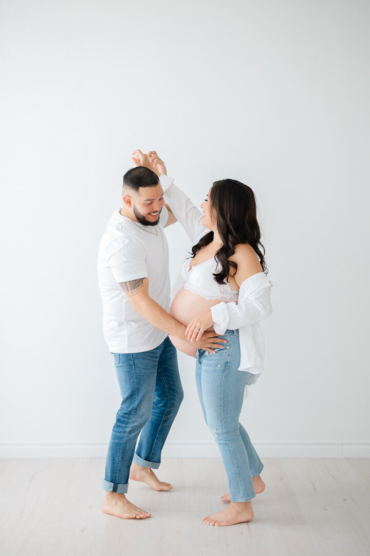 maternity photographers nwa-8729