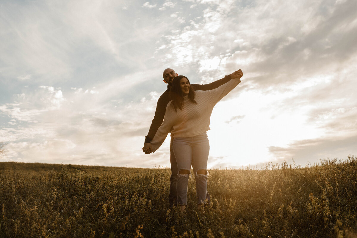 engagement-couple-session-intimate-outdoots-adventurous-scotsdale-farm38