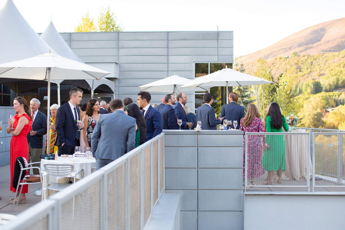 fall-aspen-meadows-wedding-balcony