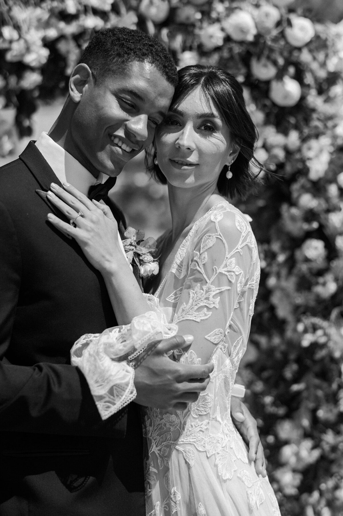 From grand celebrations to quiet exchanges, our luxury wedding photography in France portrays the genuine beauty of your love story. Our fine art lens turns fleeting moments into everlasting art.