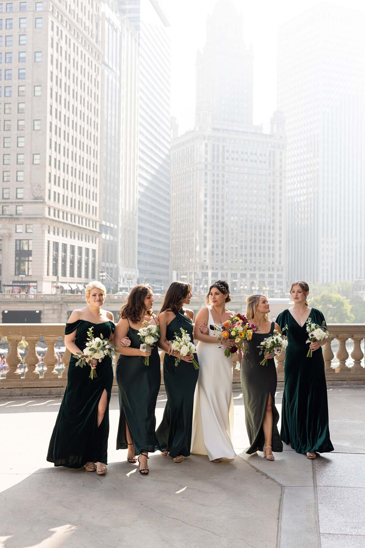 green-bridesmaid-bride-wedding-city-chicago-fog