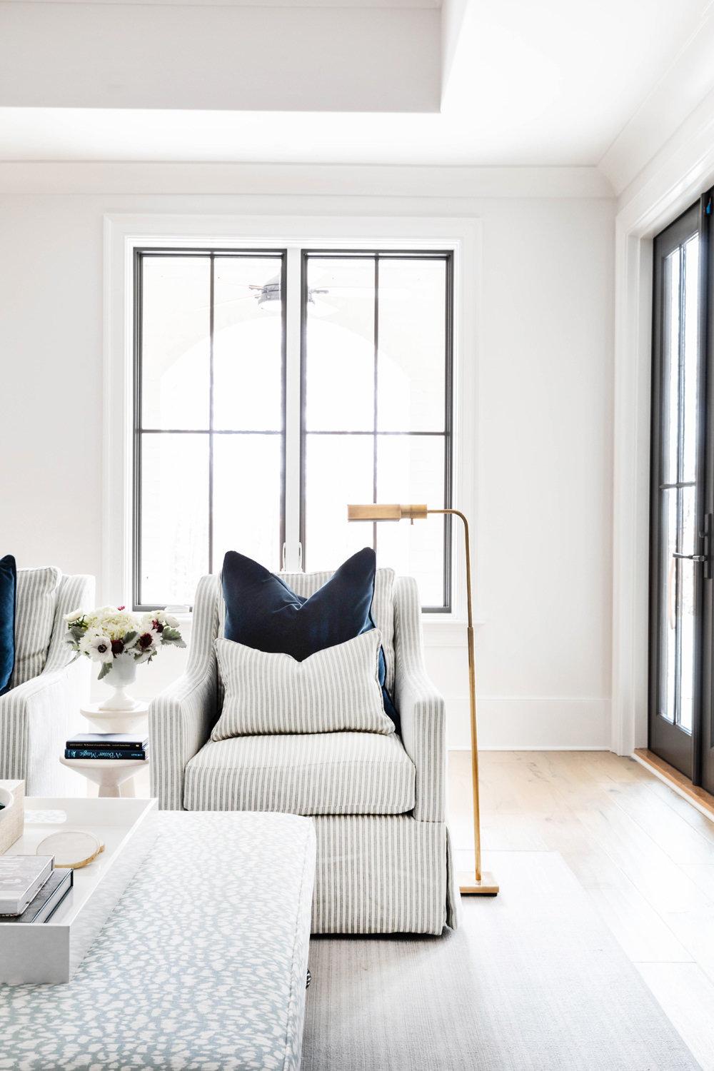 Blue-and-white-shiplap-kid-friendly-basement-living-room-6