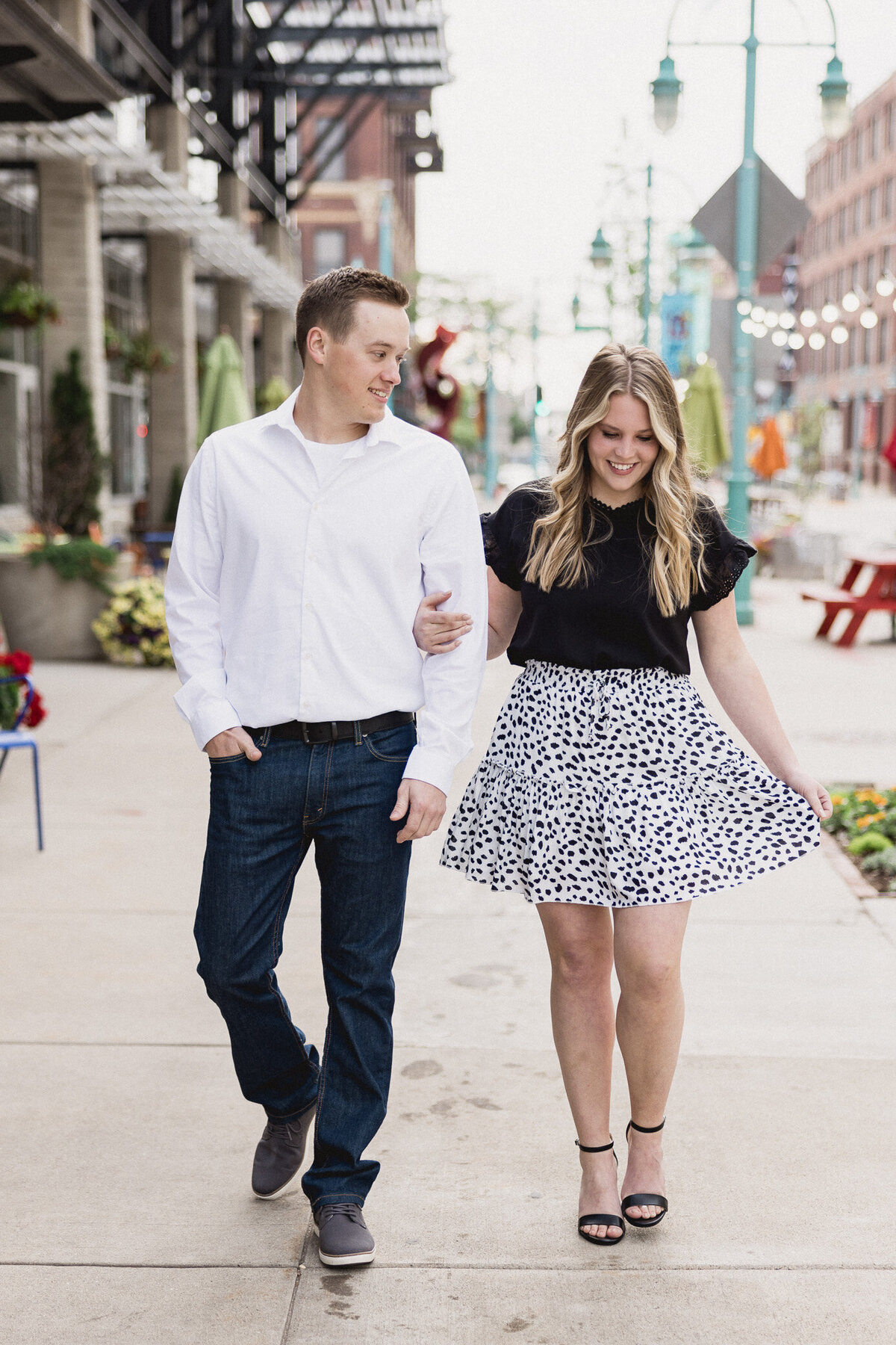 downtown-milwaukee-engagement-session-2