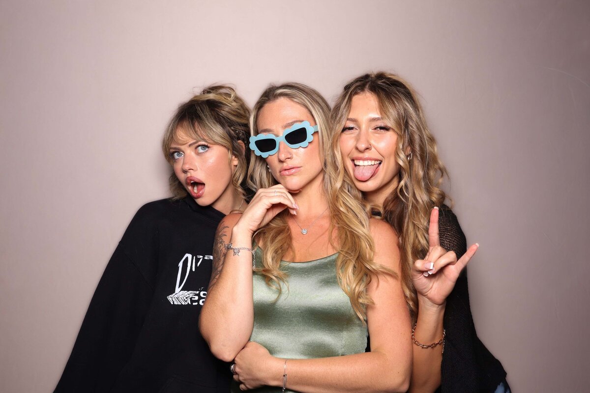 Modern Photobooth for Weddings