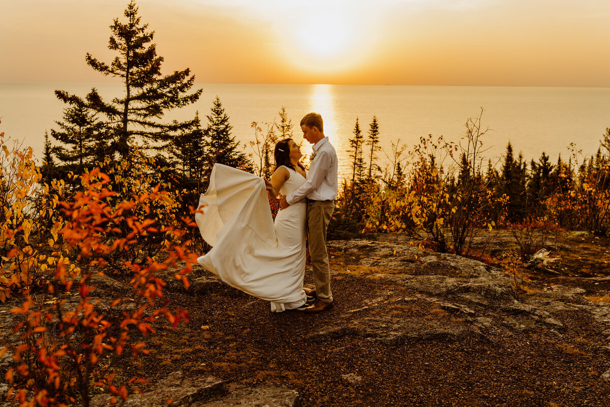 sunrise married couple at Palisade Head Minnesota