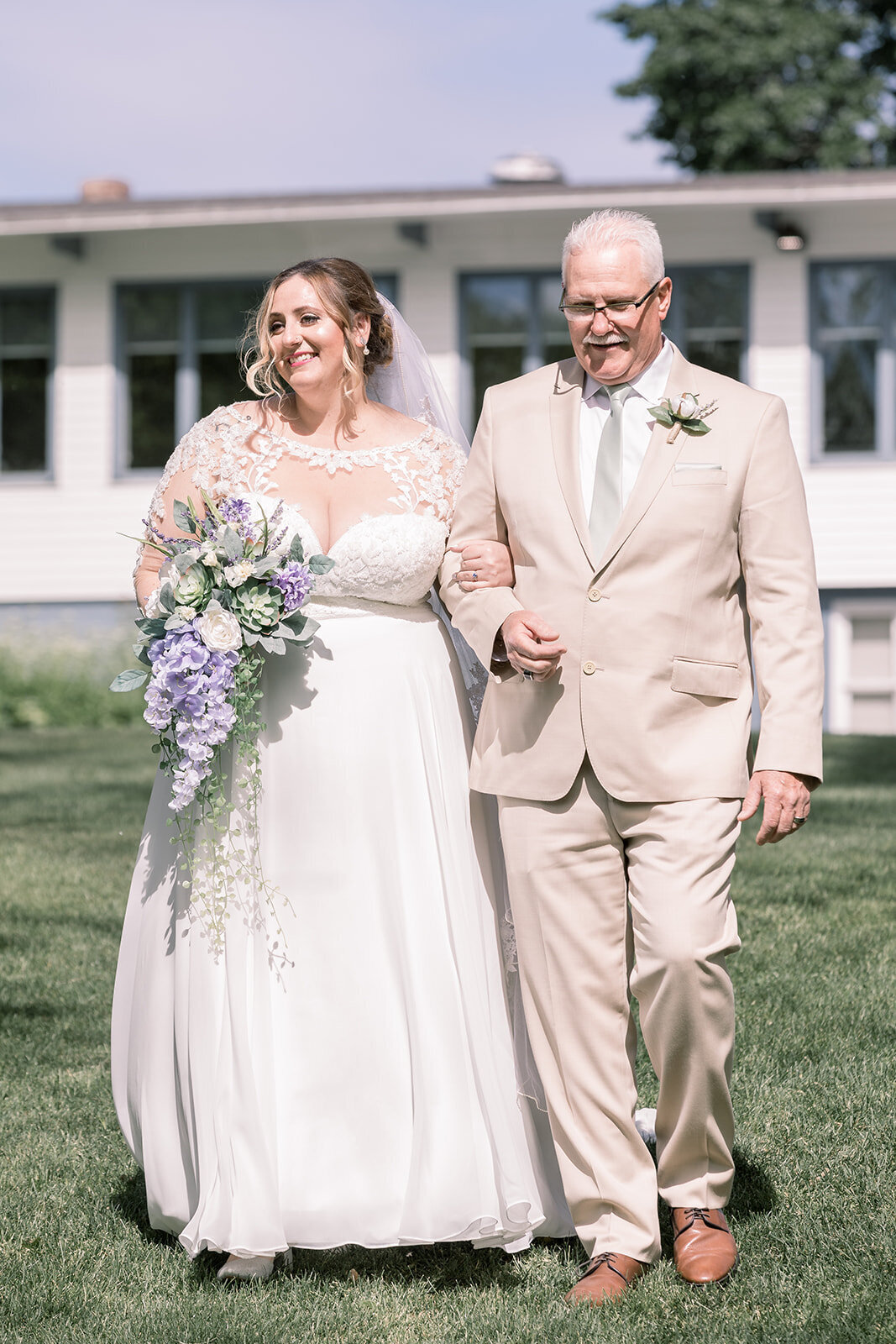 Detroit-Michigan-Wedding-Photographer-Heather-and-DJ-26
